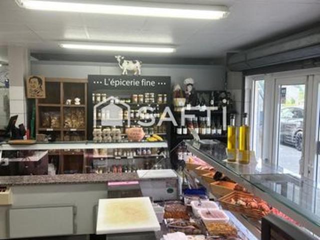 Local Commercial vente à Apt, Provence-Alpes-Côte d'Azur