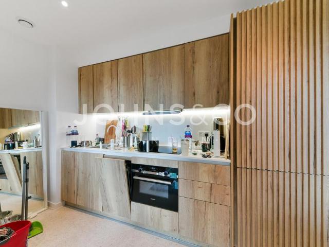 Apartment for rent in Whitechapel, Greater London