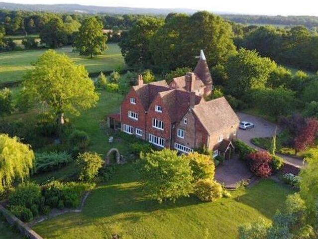 House for sale in The Butts, Kent