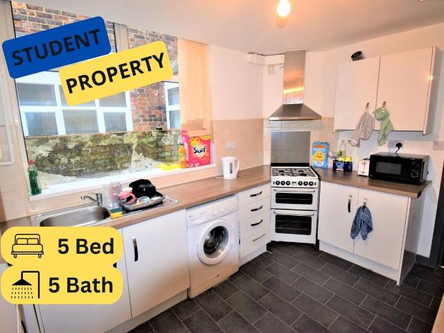 House for rent in Stoke, Stoke-on-Trent