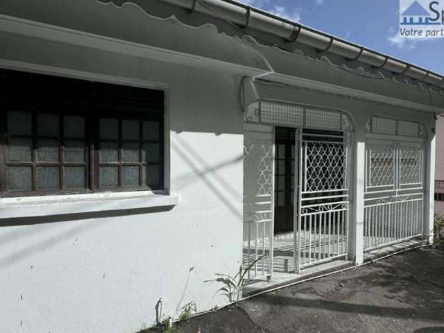 Maison location à Le Grand Rouvray, Bouillante