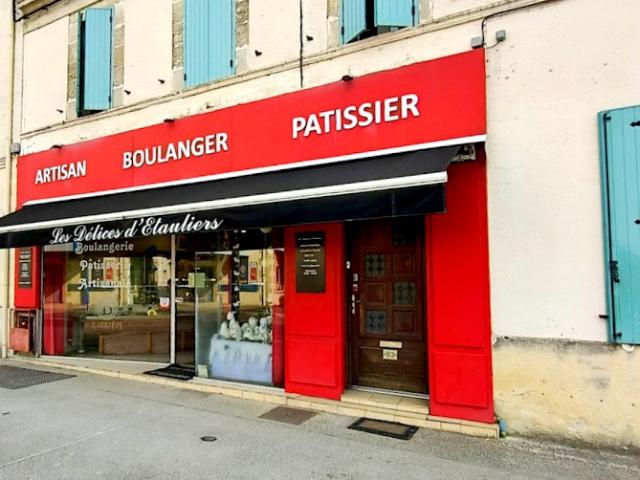 Local Commercial vente à Blaye, Etauliers