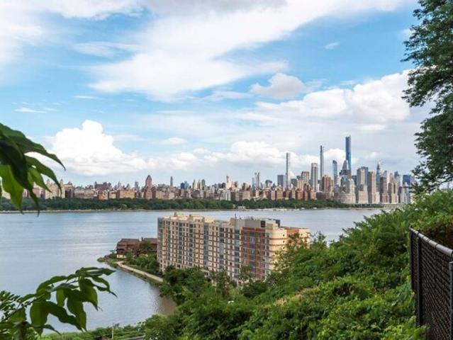 Condo for sale in North Bergen, New Jersey