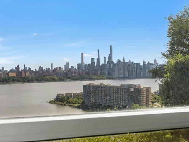 Condo for sale in Hudson, New Jersey