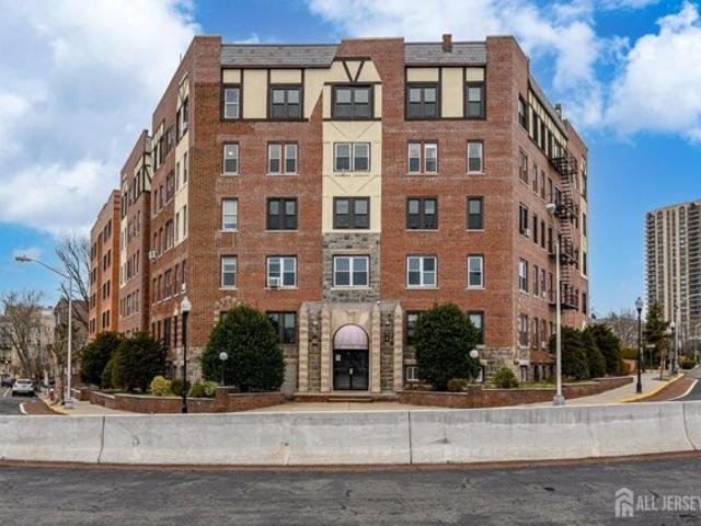 Condo for sale in North Bergen Condo for sale in North Bergen