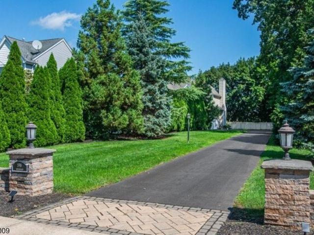 House for sale in Pompton Plains, Pequannock Township