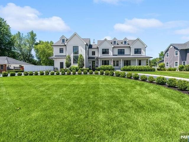 House for sale in Pequannock, New Jersey