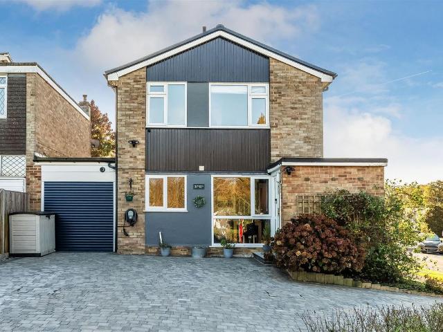 House for rent in Oxted, Hillview