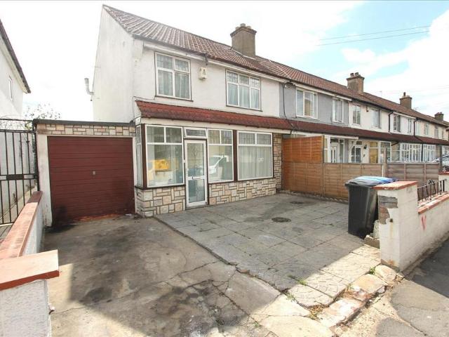 House for rent in Lower Edmonton, Greater London