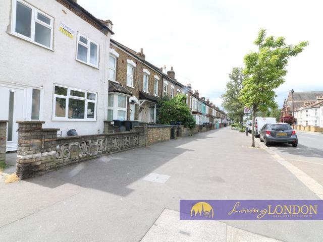 House for rent in Lower Edmonton, Greater London