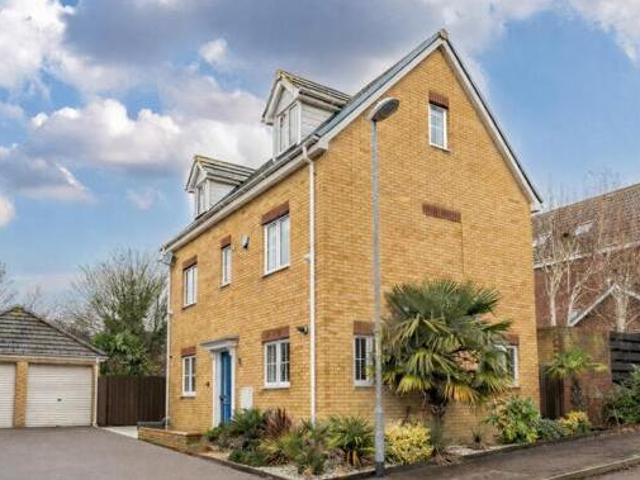 House for sale in Henlow, Bedfordshire