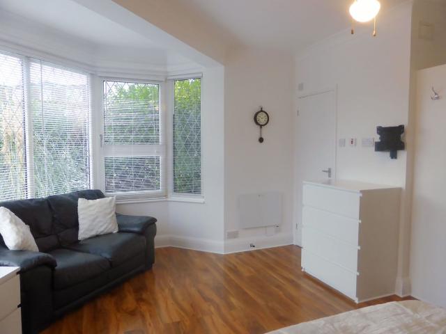 Studio for rent in Hangleton