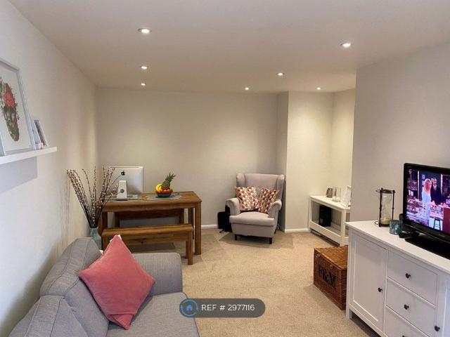 Apartment for rent in St Albans, Five Acres
