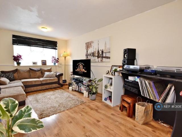 Apartment for rent in Leavesden, Three Rivers