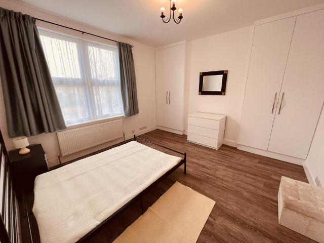 Apartment for rent in New Southgate, Greater London