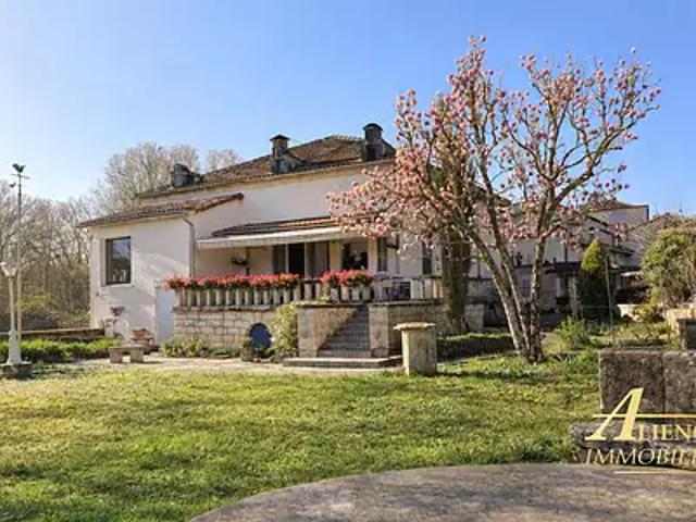 Maison vente à Nontron, Bourdeilles