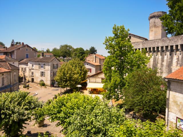 Maison vente à Nontron, Bourdeilles
