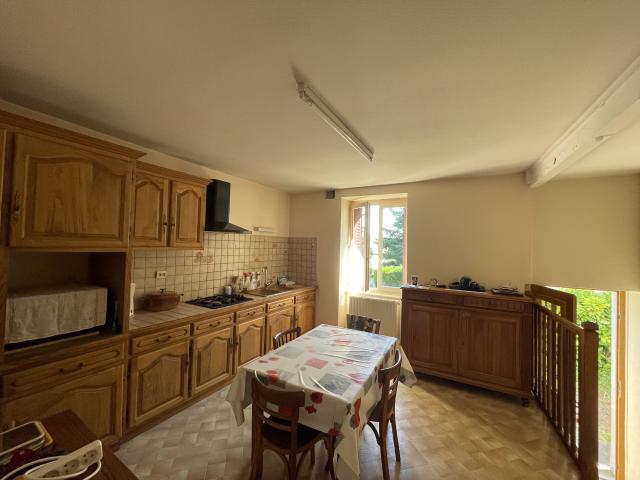 Maison vente à Bourg-de-Thizy, Thizy-les-Bourgs