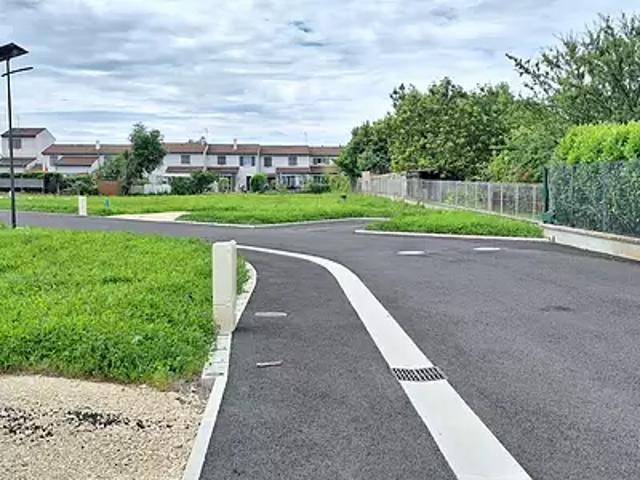Terrain vente à Bourg-en-Bresse, Bourg-en-bresse
