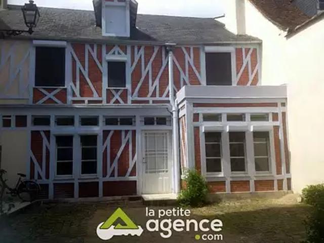 Maison location à Centre-Ville, Bourges