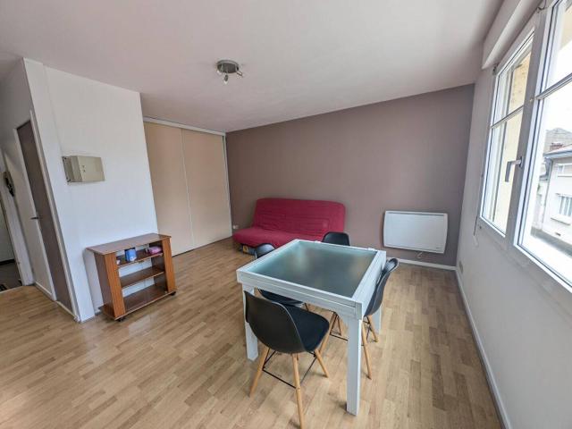 Studio location à Centre-Ville, Bourges