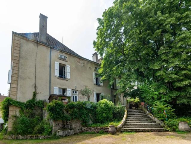 Maison vente à Mâcon, La Guiche