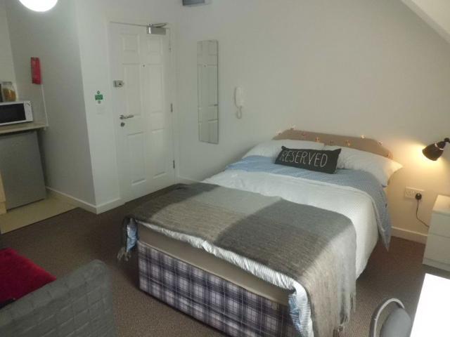 Studio for rent in Metchley, Birmingham