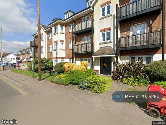 House for rent in Row Town, Surrey