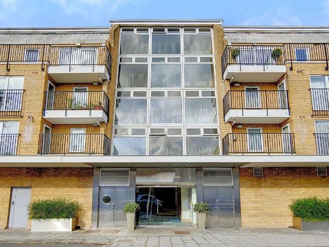 Apartment for rent in London Borough of Hounslow, Greater London