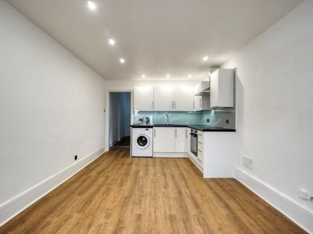 House for rent in Roselands, Eastbourne