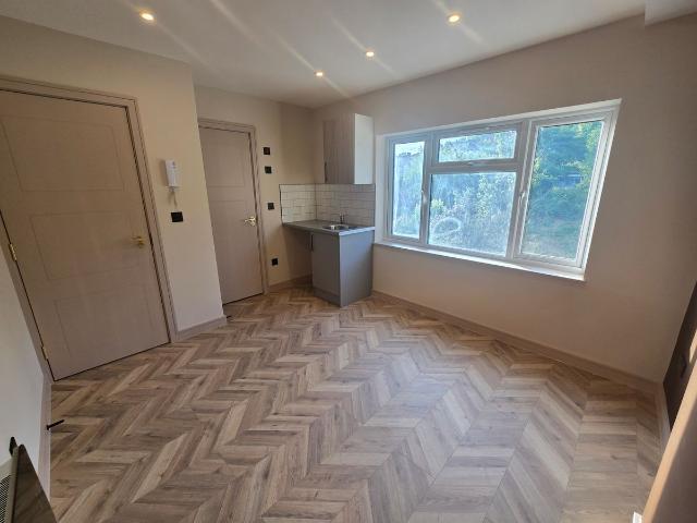 Studio for rent in London Borough of Ealing, Greater London