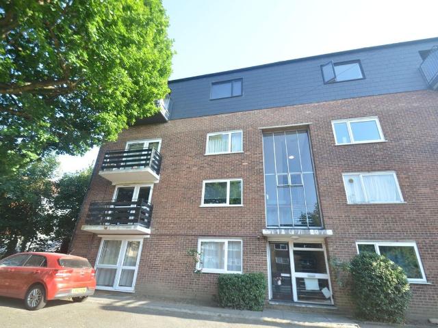 Apartment for rent in Hayes, Greater London