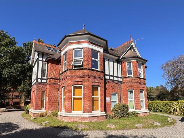 Apartment for rent in Charminster, Bournemouth
