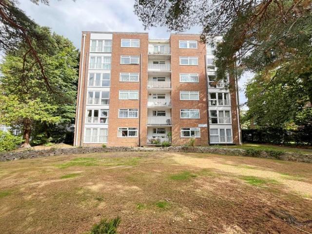 Apartment for rent in Branksome, Poole