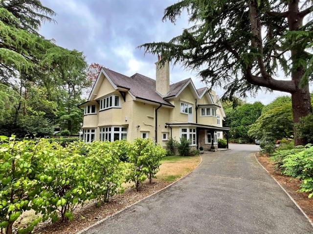 Apartment for rent in Talbot Village, Bournemouth