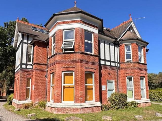 Apartment for rent in Charminster, Bournemouth