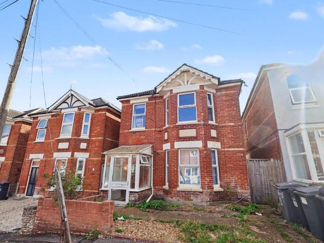 Apartment for rent in Talbot Village, Bournemouth