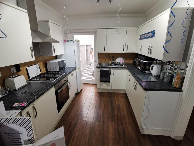 Apartment for rent in Southend City Centre Neighbourhood, Alton Barnes