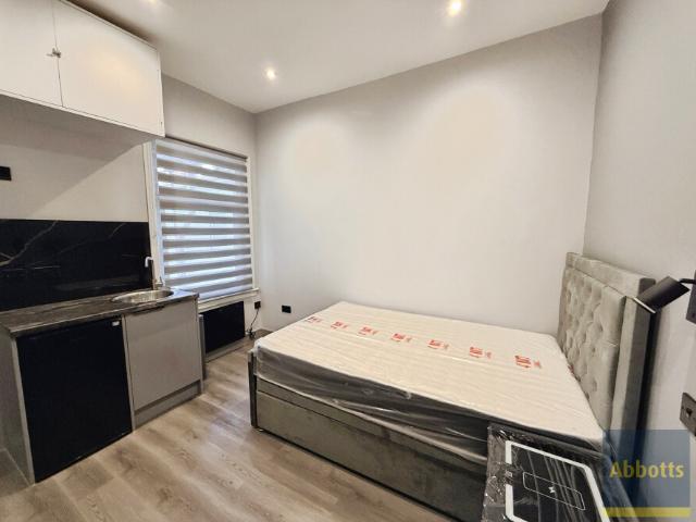 Room for rent in Southend City Centre Neighbourhood, Alton Barnes
