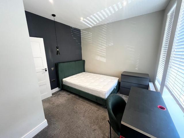 Apartment for rent in Penn Hill, Poole