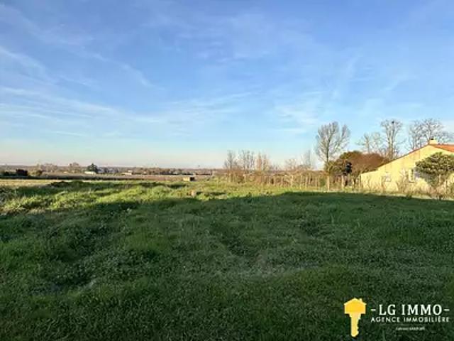 Terrain vente à Saintes, Boutenac-touvent