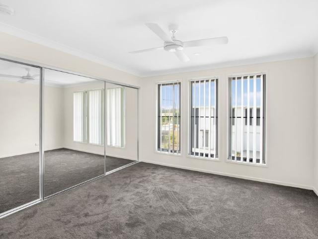 Townhouse for rent in Fernbrook, Queensland