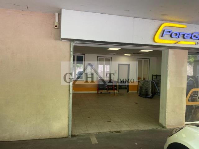 Local Commercial location à Saint-Maurice, Val-de-Marne