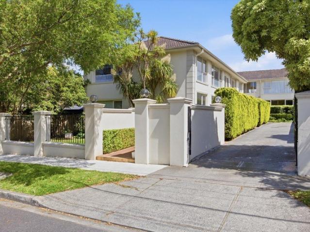 Apartment for sale in Mont Albert, Melbourne