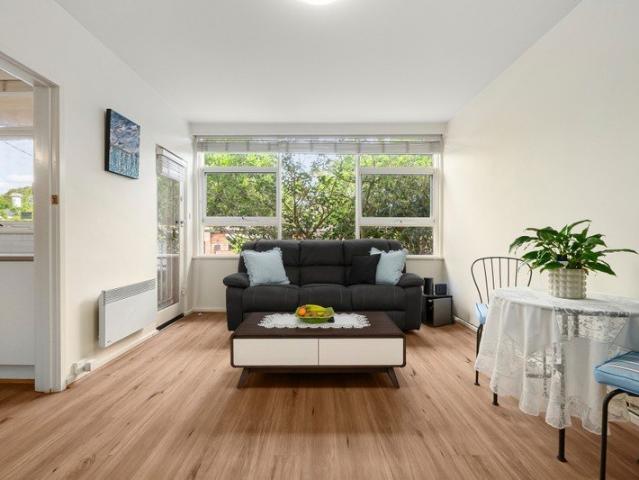 Apartment for sale in Elsternwick, Melbourne