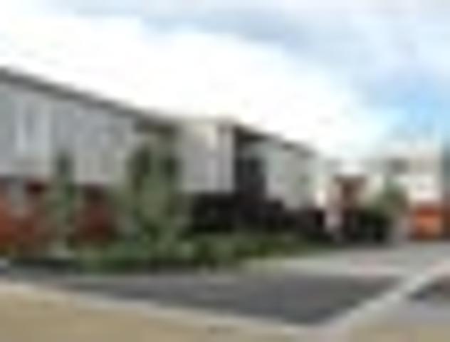 Townhouse for sale in Chaslands, Canterbury