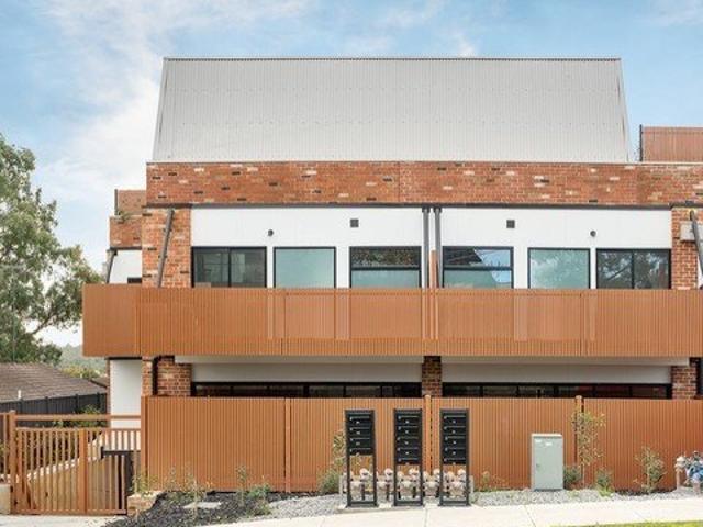 Townhouse for rent in Eltham, Melbourne