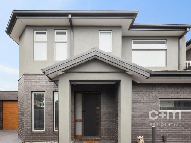 Townhouse for sale in Glenroy, Melbourne