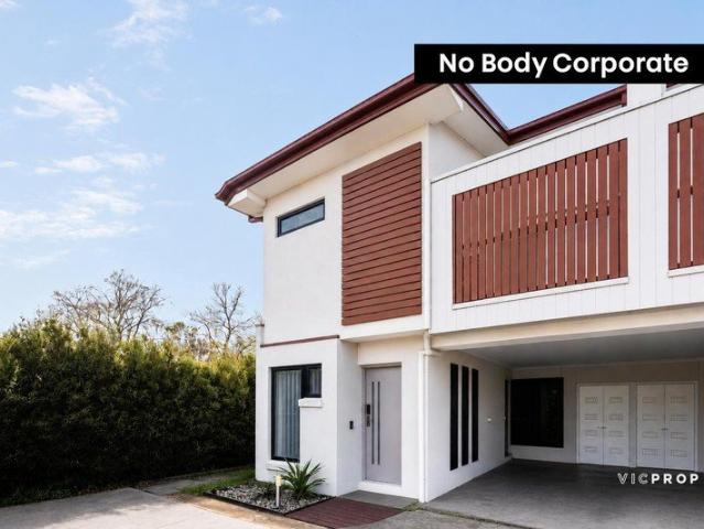 Townhouse for sale in Camerons Creek, Victoria
