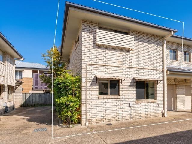 Townhouse for sale in Toombul, Queensland
